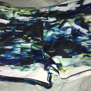 NWT compression shorts with POCKETS